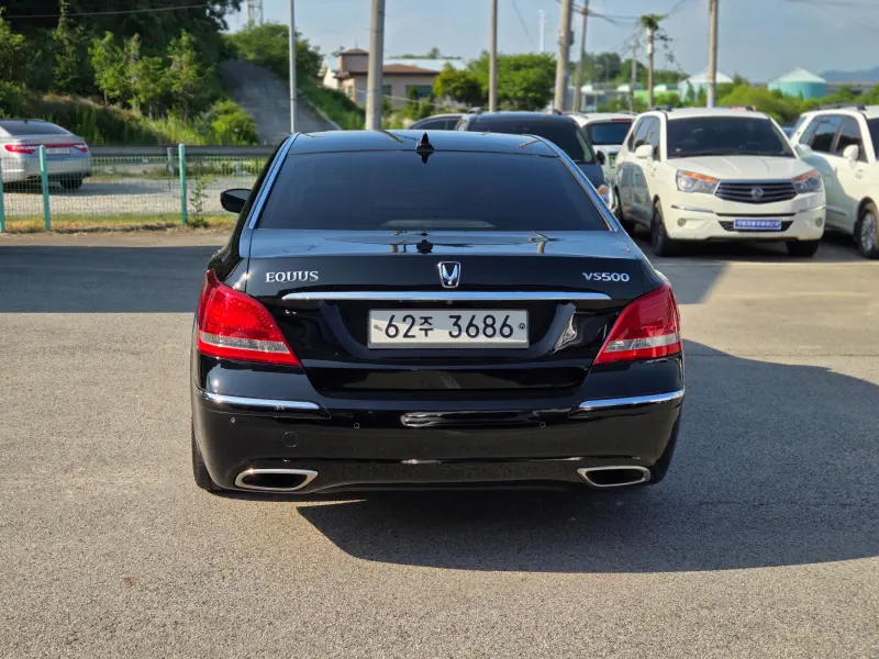 Hyundai Equus