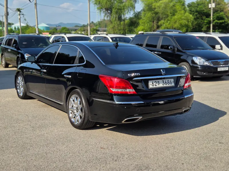 Hyundai Equus