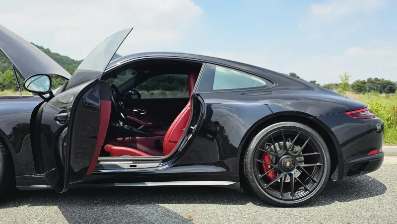 Porsche 911