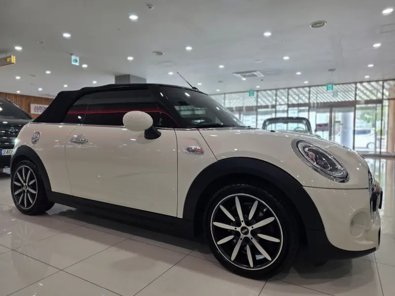 MINI Cabrio