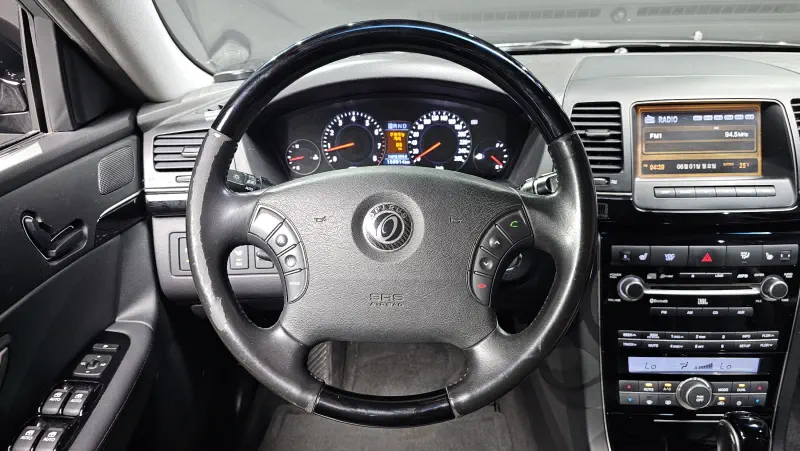 Kia OPIRUS