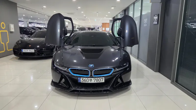 BMW i8