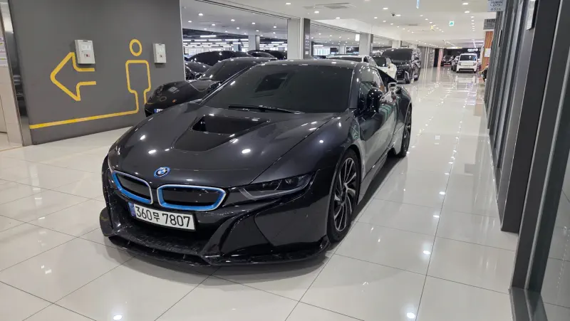 BMW i8