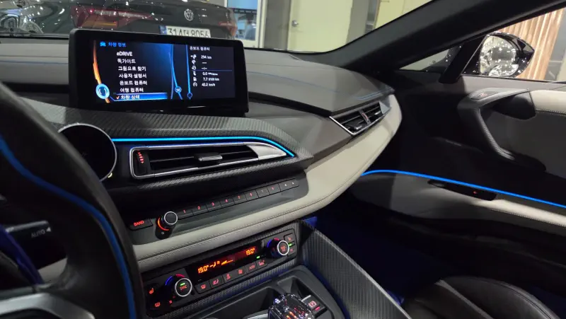 BMW i8