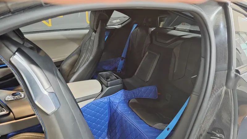 BMW i8