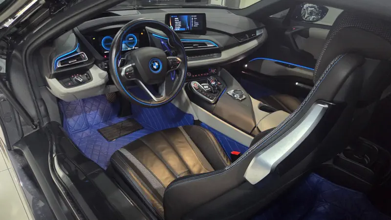 BMW i8
