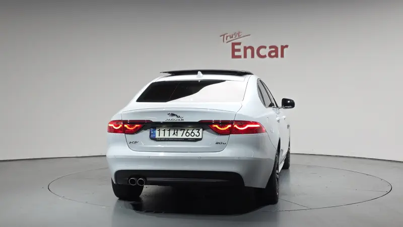 Jaguar XF