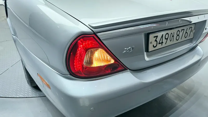 Jaguar XJ
