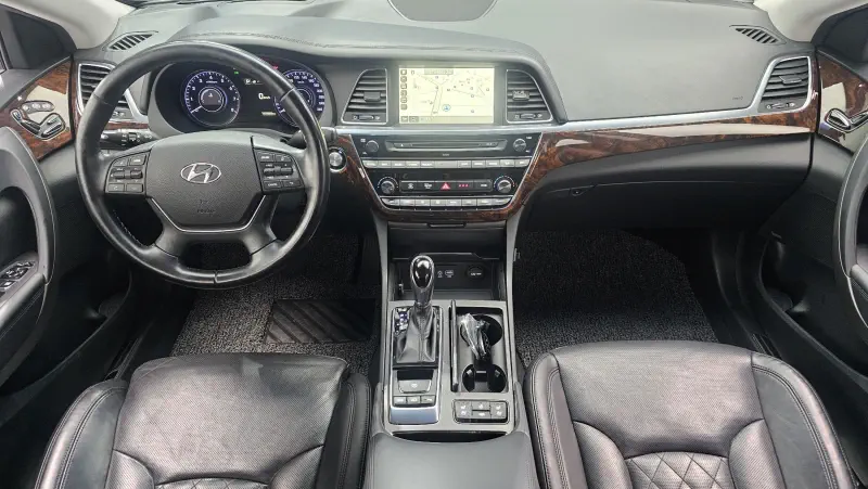 Hyundai Aslan