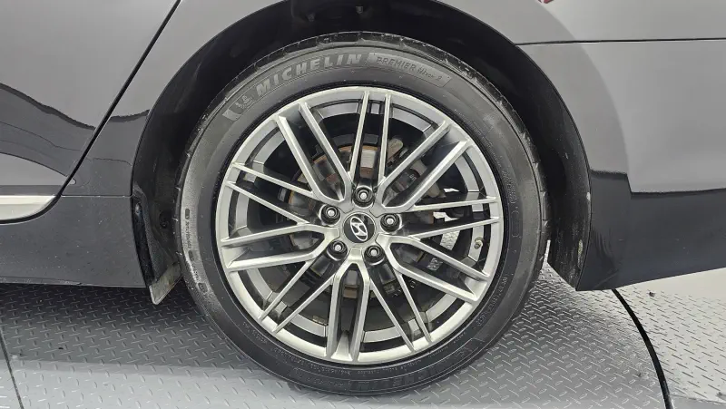 Hyundai Aslan