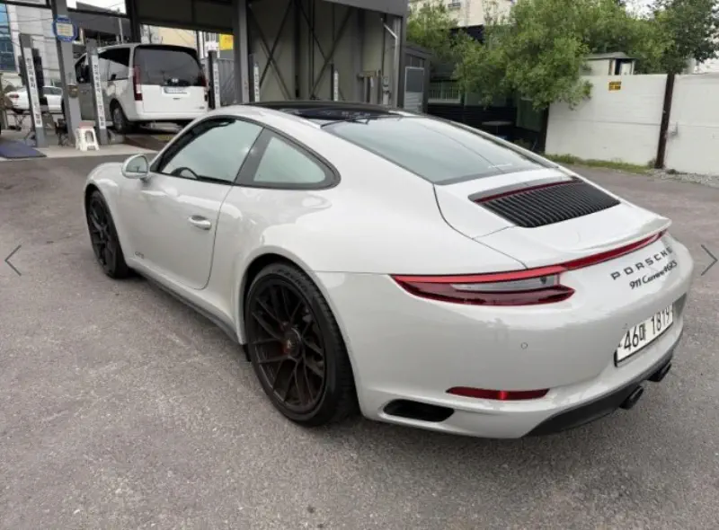 Porsche 911