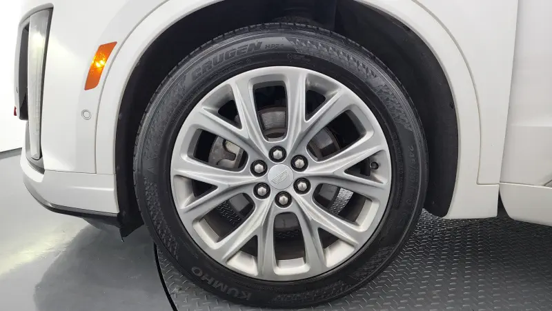 Cadillac XT6