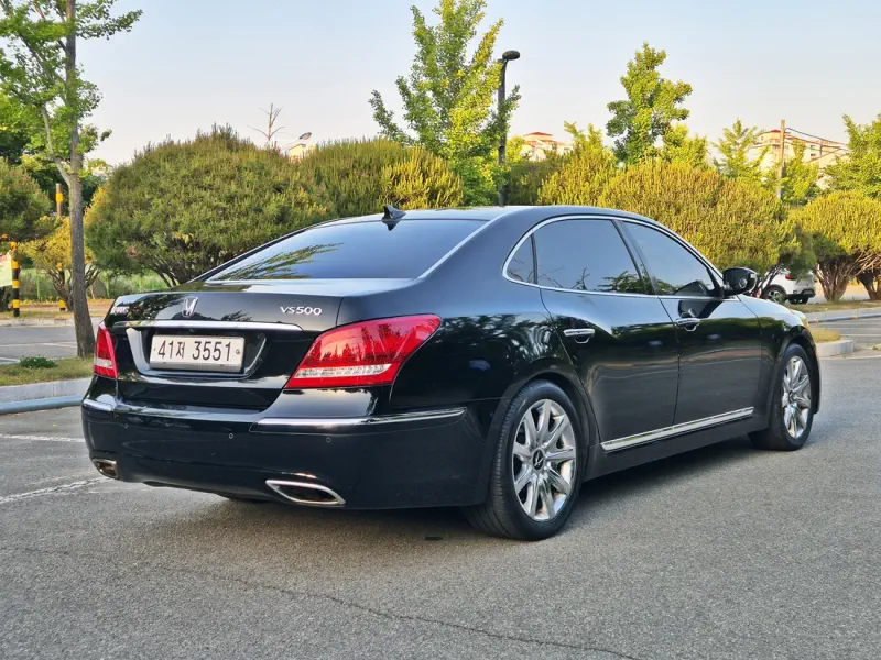 Hyundai Equus