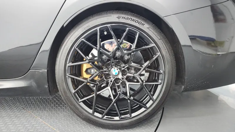BMW M8