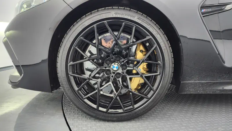 BMW M8