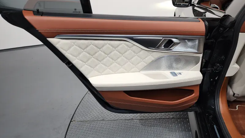 BMW M8