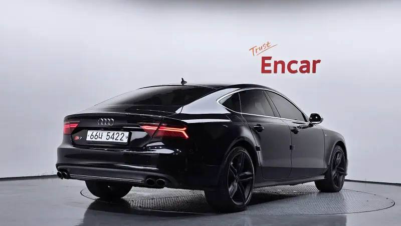 Audi S7