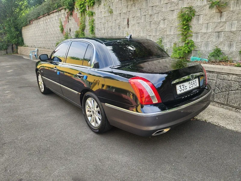 Kia OPIRUS