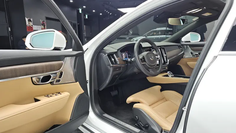 Volvo S90