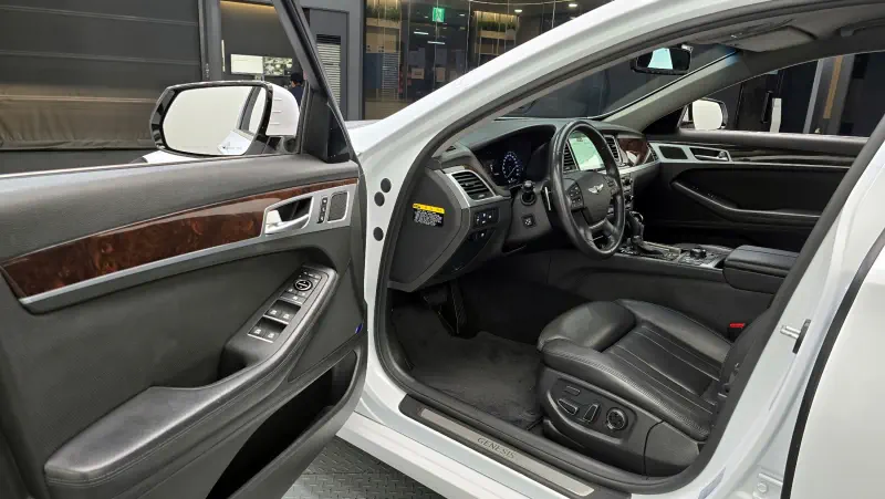 Hyundai Genesis