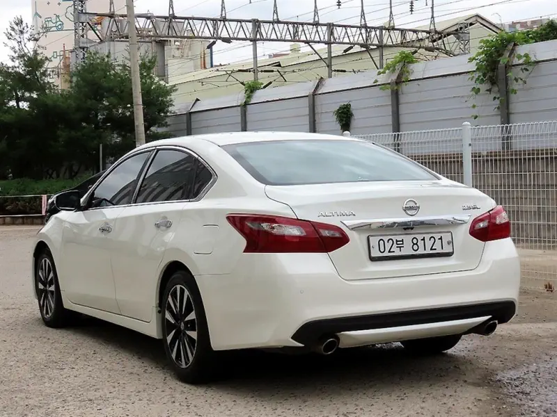 Nissan Altima