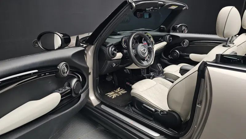 MINI Cabrio
