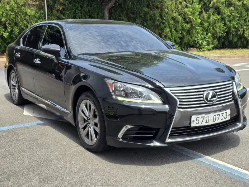 Lexus LS