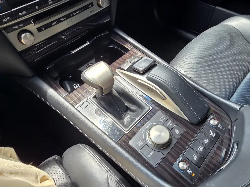 Lexus LS