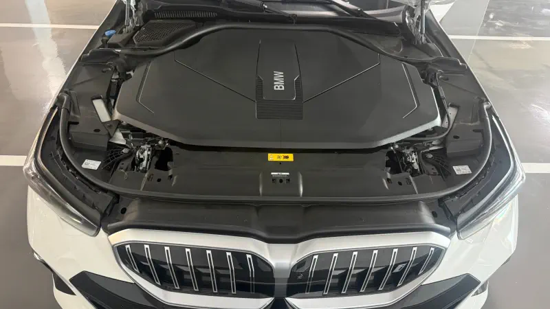 BMW i5