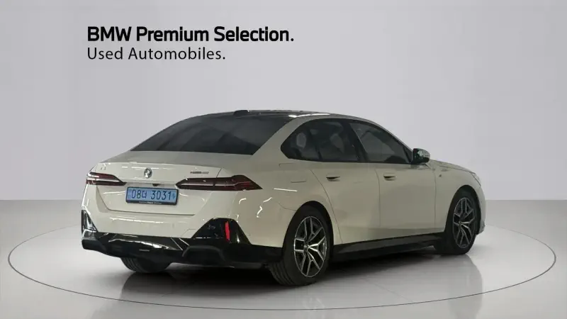 BMW i5