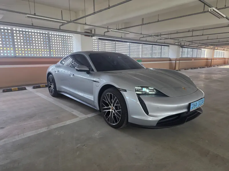 Porsche Taycan