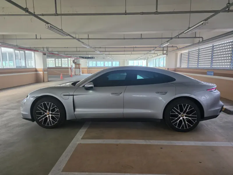 Porsche Taycan