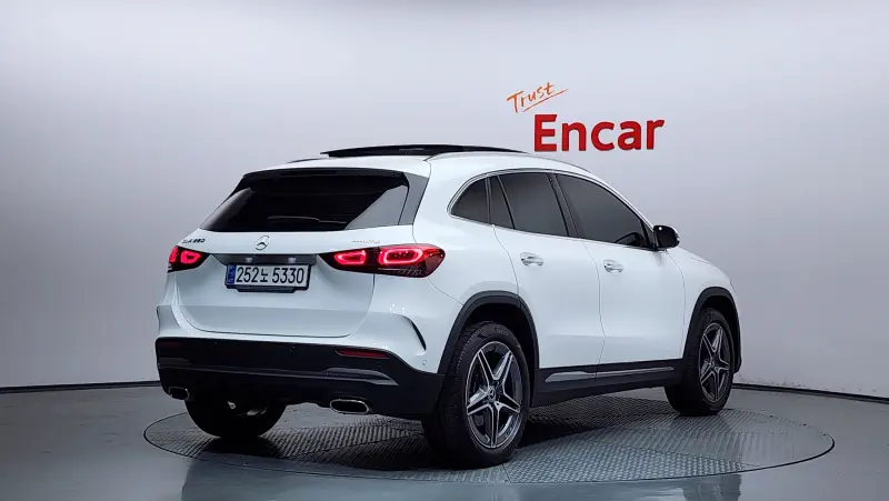 Mercedes-Benz GLA-Class