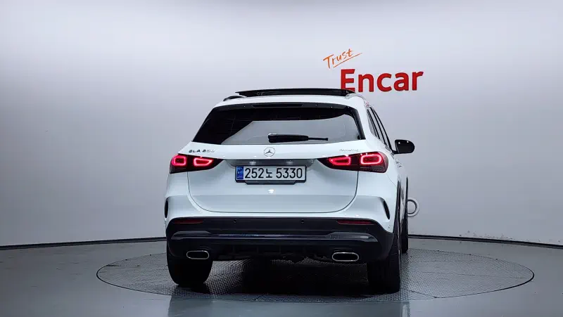 Mercedes-Benz GLA-Class