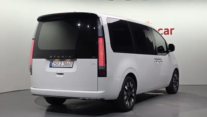 Hyundai Staria