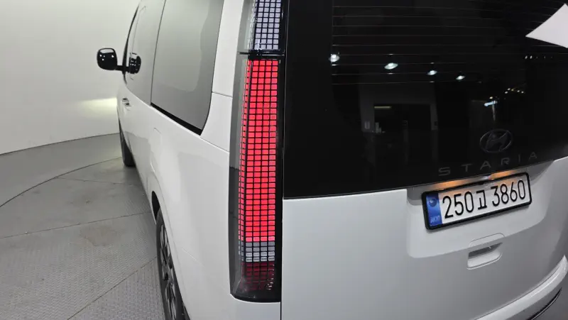 Hyundai Staria