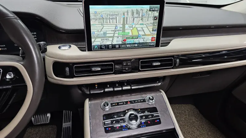 Lincoln Aviator