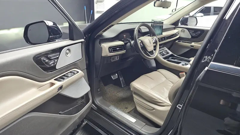 Lincoln Aviator