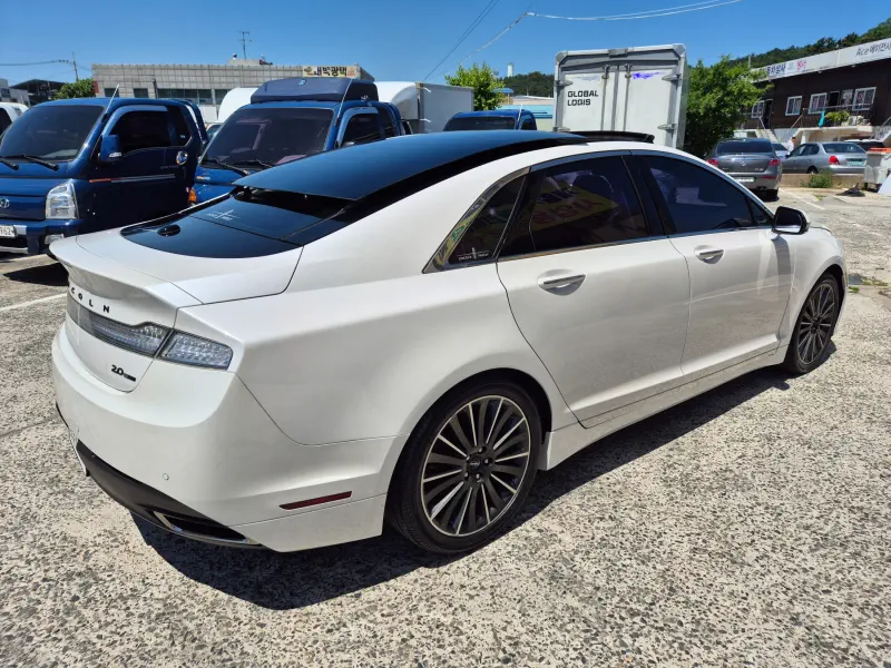 Lincoln Mkz