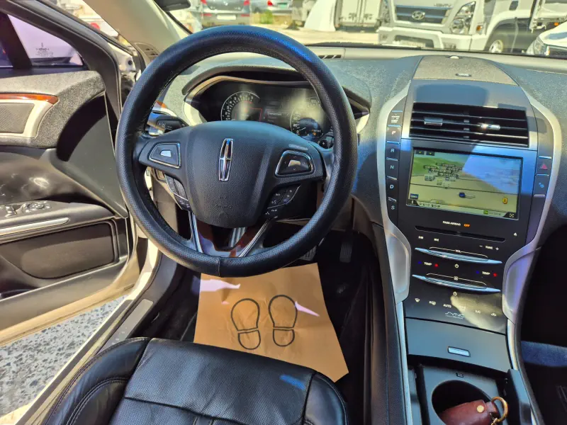 Lincoln Mkz