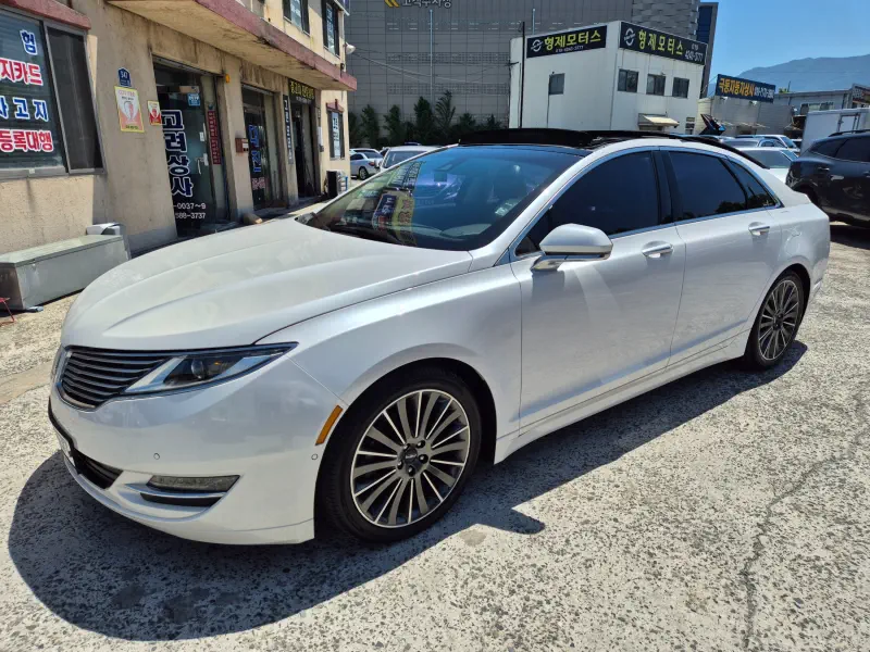 Lincoln Mkz