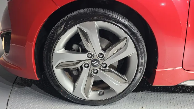 Hyundai Veloster
