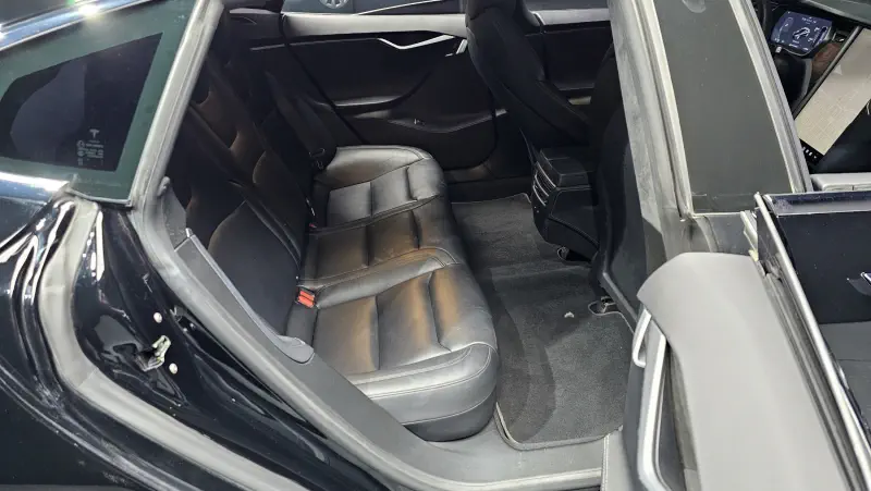 Tesla MODEL S