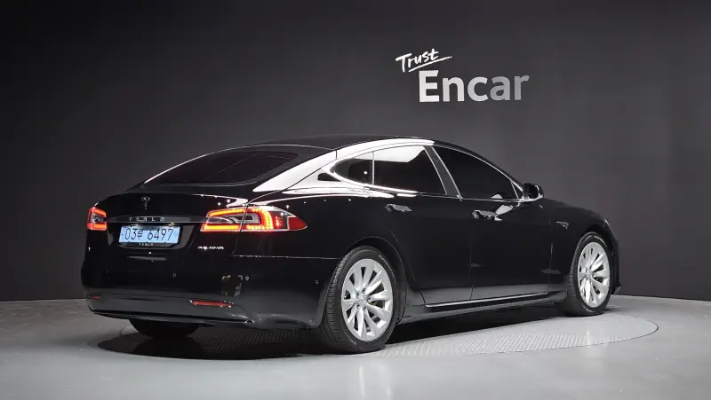 Tesla MODEL S