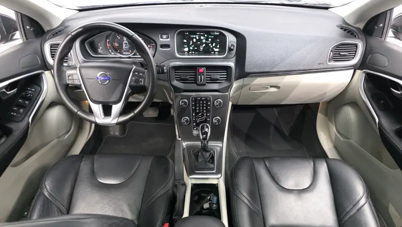 Volvo V40