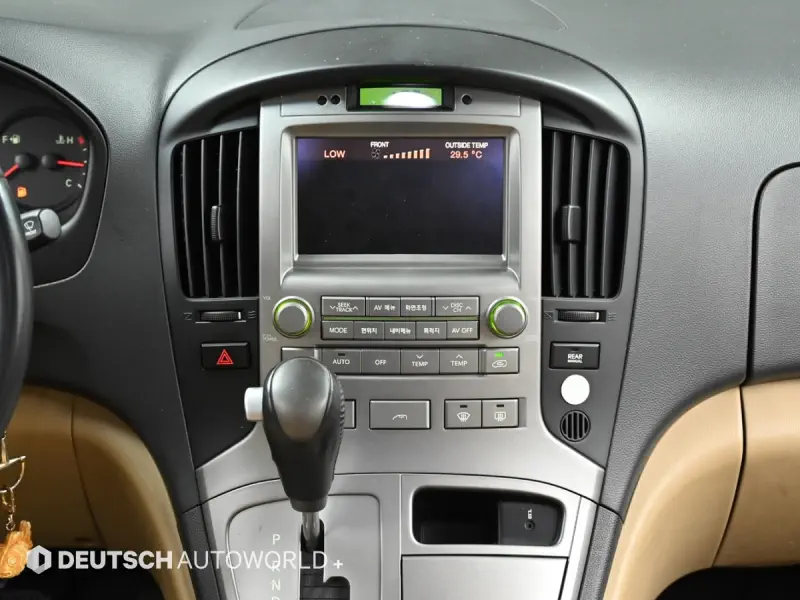 Hyundai Grand Starex