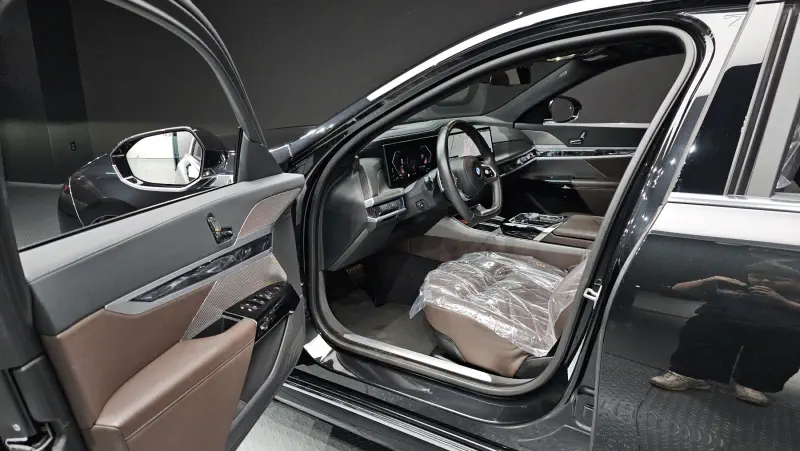 BMW 7-Series