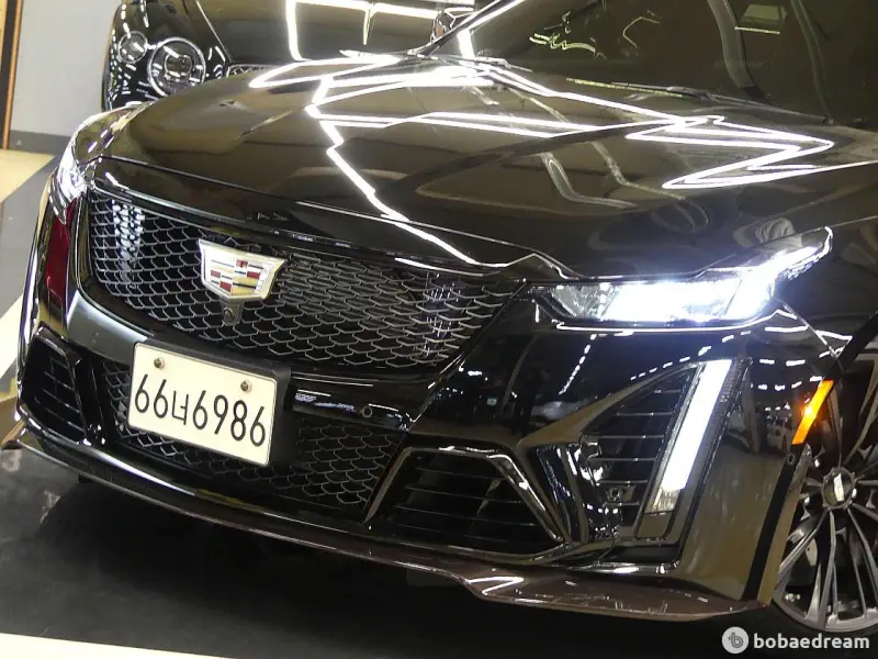 Cadillac CT5-V