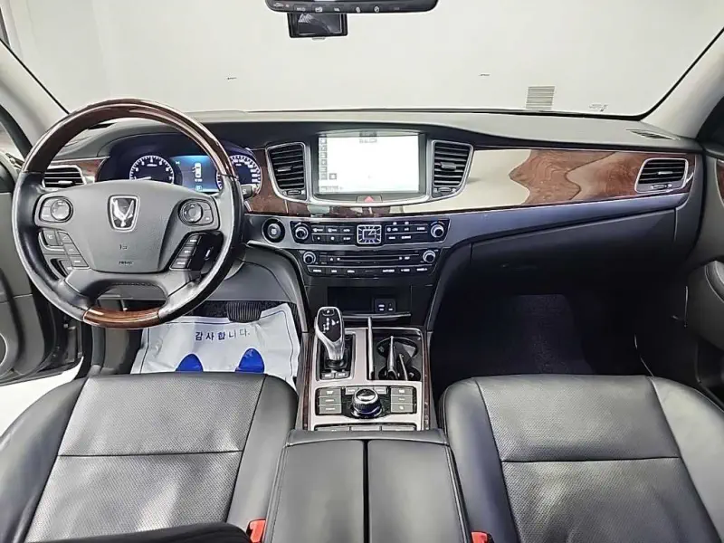 Hyundai Equus