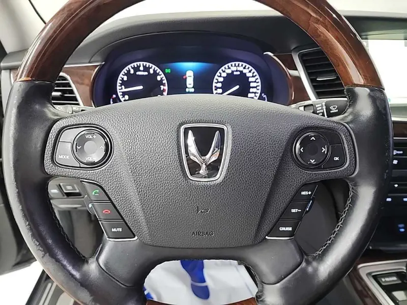 Hyundai Equus